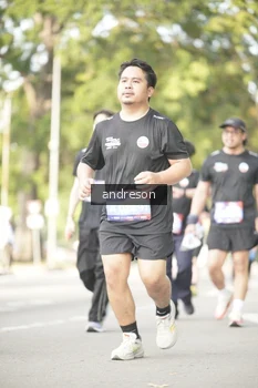 Runner Photo 4247593
