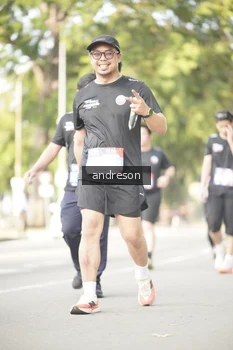 Runner Photo 4247599