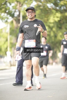 Runner Photo 4247606