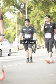 Runner Photo 4247614