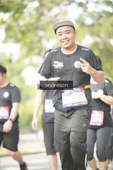Runner Photo 4247635