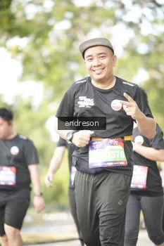 Runner Photo 4247645