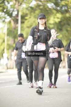 Runner Photo 4247663