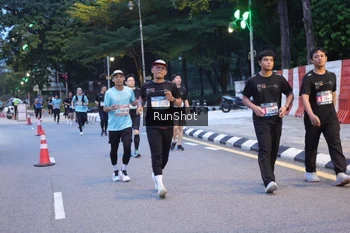 Runner Photo 4247665