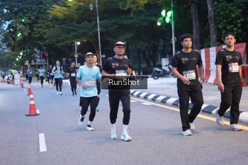 Runner Photo 4247666