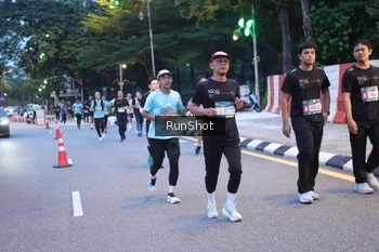 Runner Photo 4247681