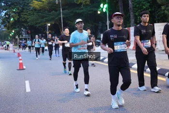 Runner Photo 4247687