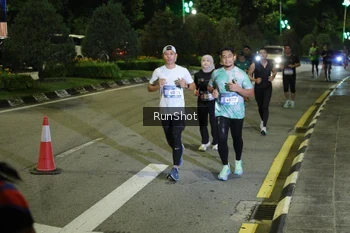 Runner Photo 4247699