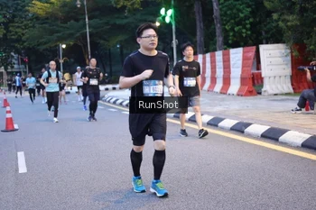 Runner Photo 4247705