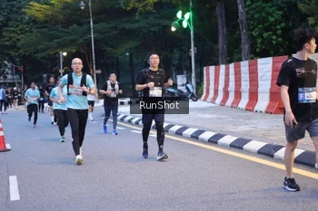 Runner Photo 4247708