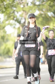 Runner Photo 4247716