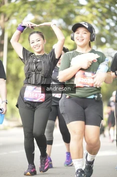 Runner Photo 4247756