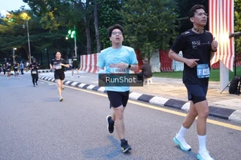 Runner Photo 4247792