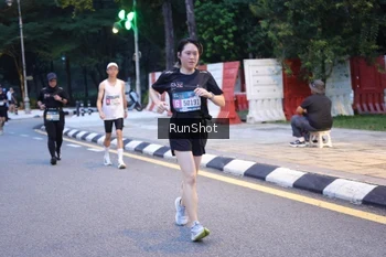 Runner Photo 4247793