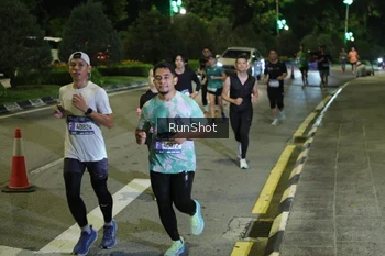 Runner Photo 4247800