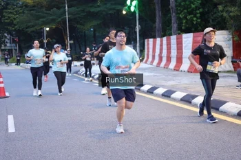 Runner Photo 4247866