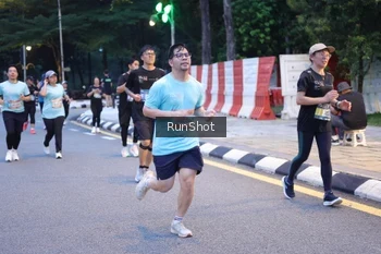 Runner Photo 4247876