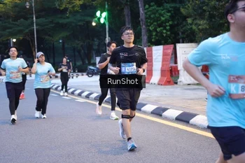 Runner Photo 4247877