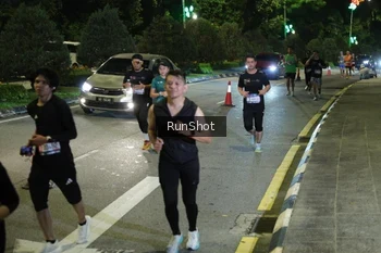 Runner Photo 4247901