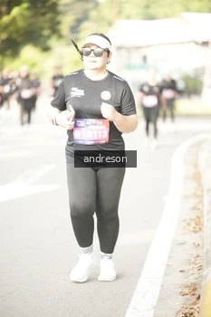 Runner Photo 4247913