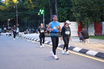 Runner Photo 4247923