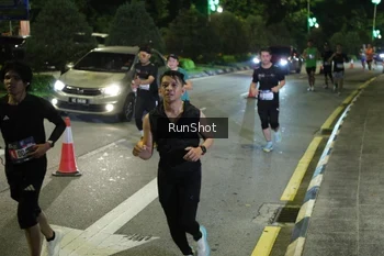 Runner Photo 4247924