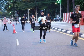 Runner Photo 4248038