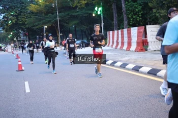 Runner Photo 4248039
