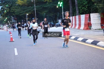 Runner Photo 4248041