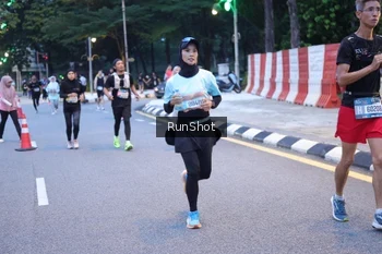 Runner Photo 4248044