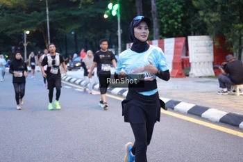 Runner Photo 4248050