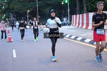 Runner Photo 4248053