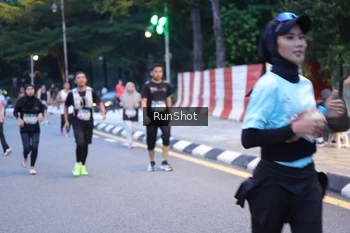 Runner Photo 4248057