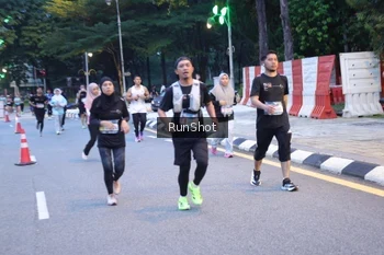Runner Photo 4248060
