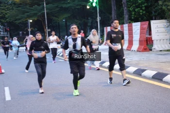 Runner Photo 4248066