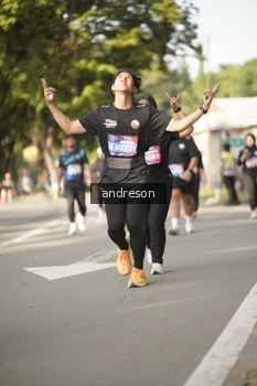 Runner Photo 4248087