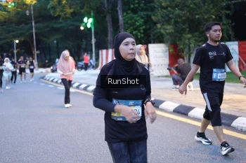 Runner Photo 4248088
