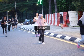 Runner Photo 4248095