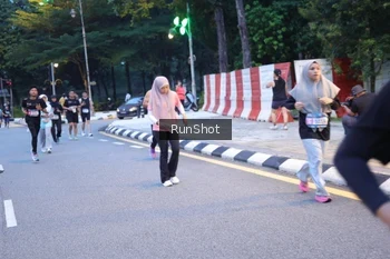 Runner Photo 4248100