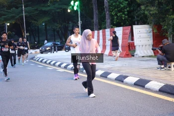 Runner Photo 4248104