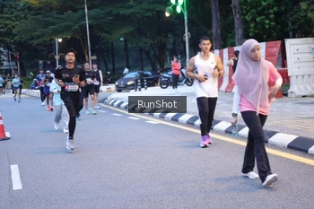 Runner Photo 4248105