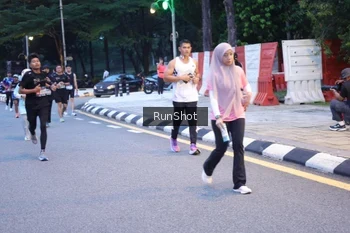 Runner Photo 4248106