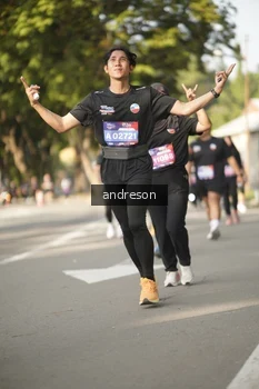 Runner Photo 4248107