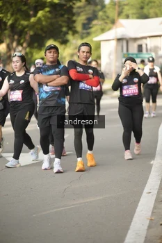 Runner Photo 4248186