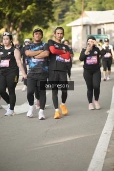 Runner Photo 4248189