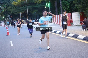 Runner Photo 4248214