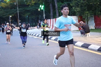 Runner Photo 4248215