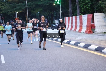 Runner Photo 4248259