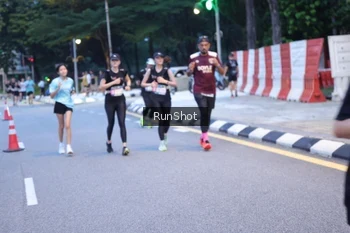 Runner Photo 4248350