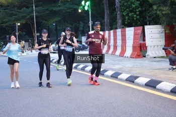 Runner Photo 4248353
